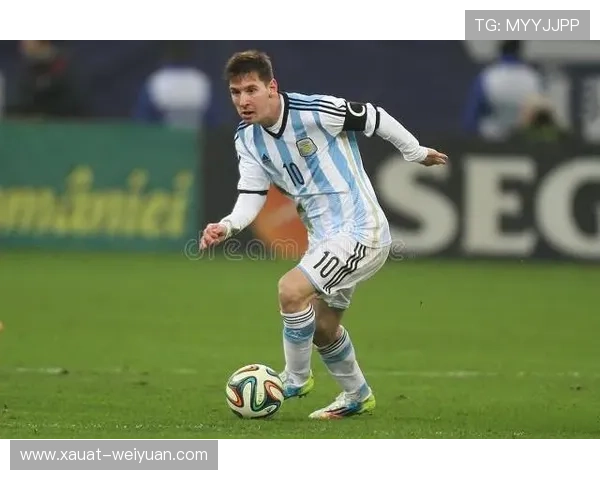 梅西在绿茵场上展现足球天赋的精彩瞬间与激情时刻