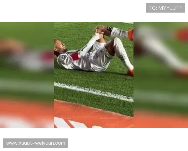 足球明星在绿茵场上专注训练的瞬间展现出无与伦比的风采与激情